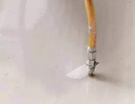 渭南市瓷砖空鼓维修公司专业解答在瓷砖铺贴过程中，如果使用的砂料过粗（如全部使用了粗砂），可能会导致以下问题